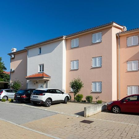 Apartments Crnekovic IV บัชกา ภายนอก รูปภาพ