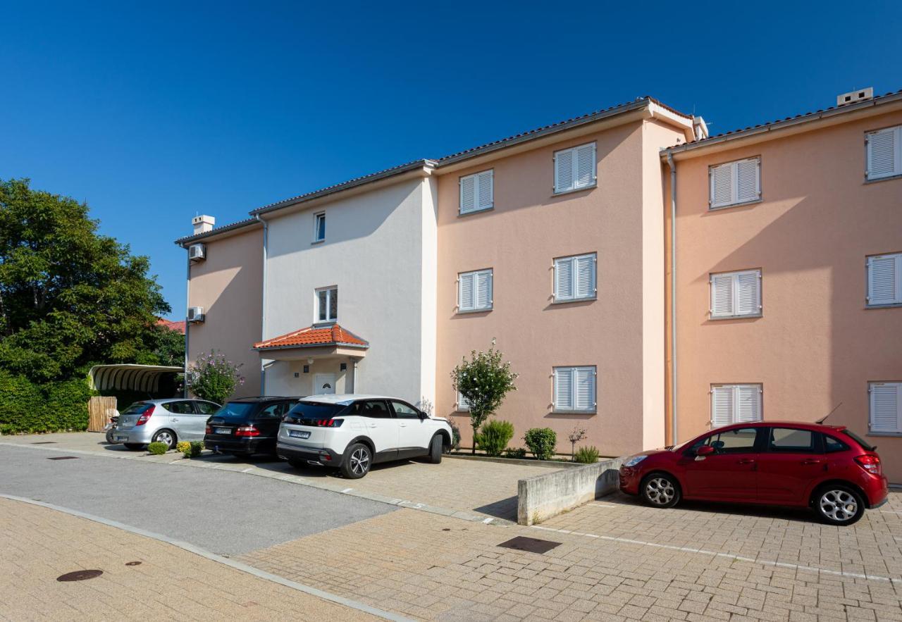 Apartments Crnekovic IV บัชกา ภายนอก รูปภาพ