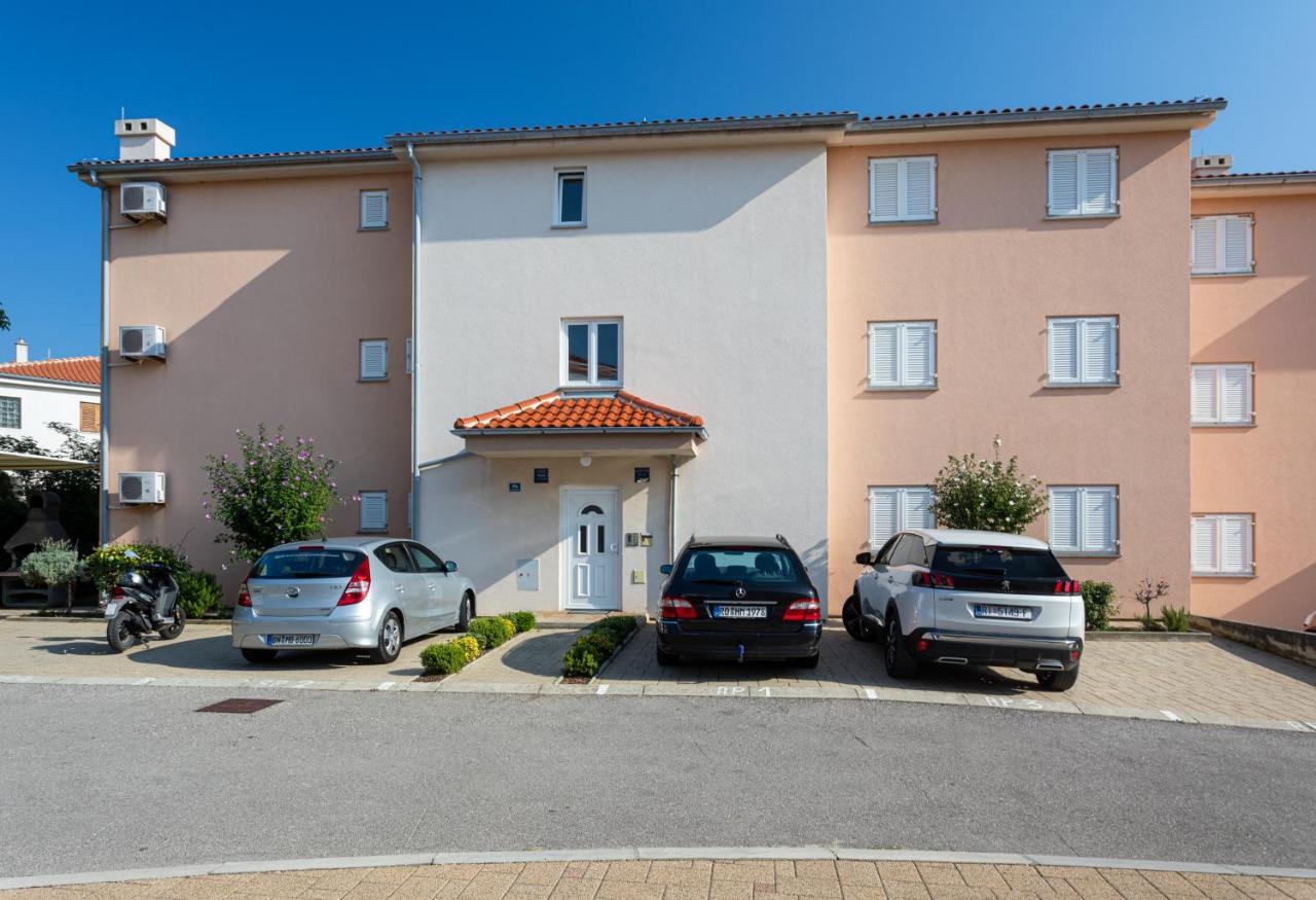 Apartments Crnekovic IV บัชกา ภายนอก รูปภาพ