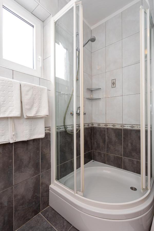 Apartments Crnekovic IV บัชกา ภายนอก รูปภาพ