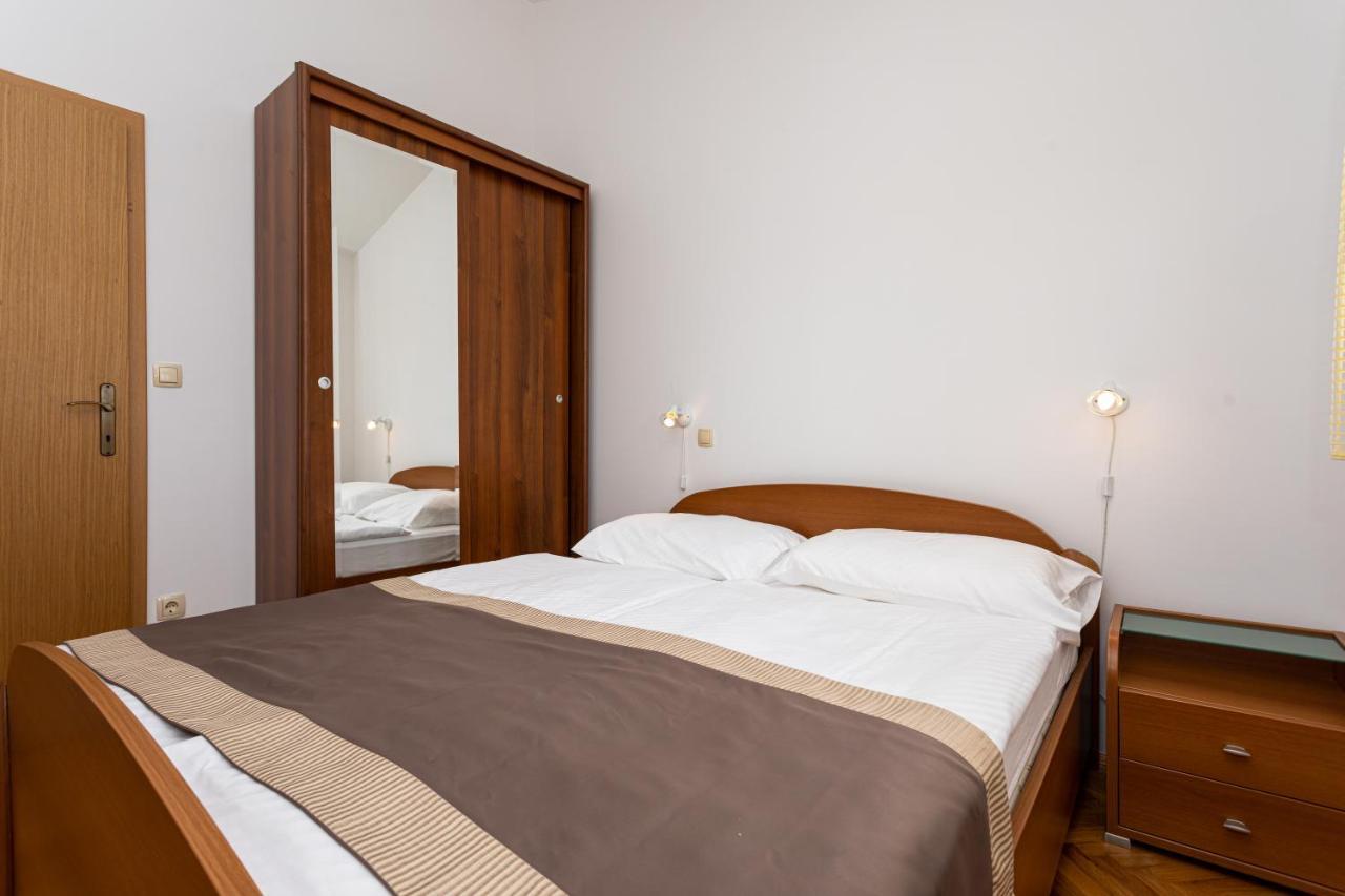 Apartments Crnekovic IV บัชกา ภายนอก รูปภาพ