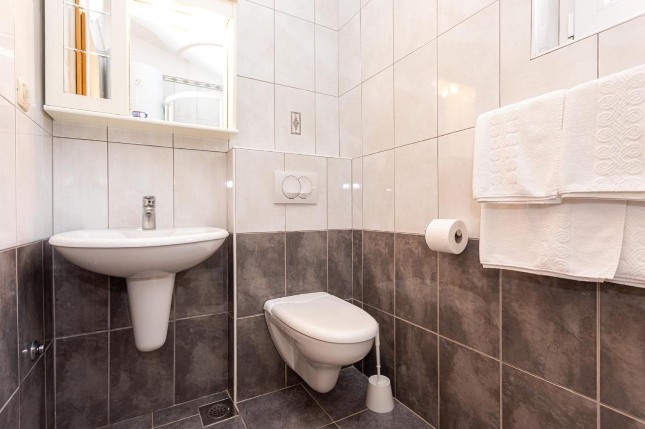 Apartments Crnekovic IV บัชกา ภายนอก รูปภาพ