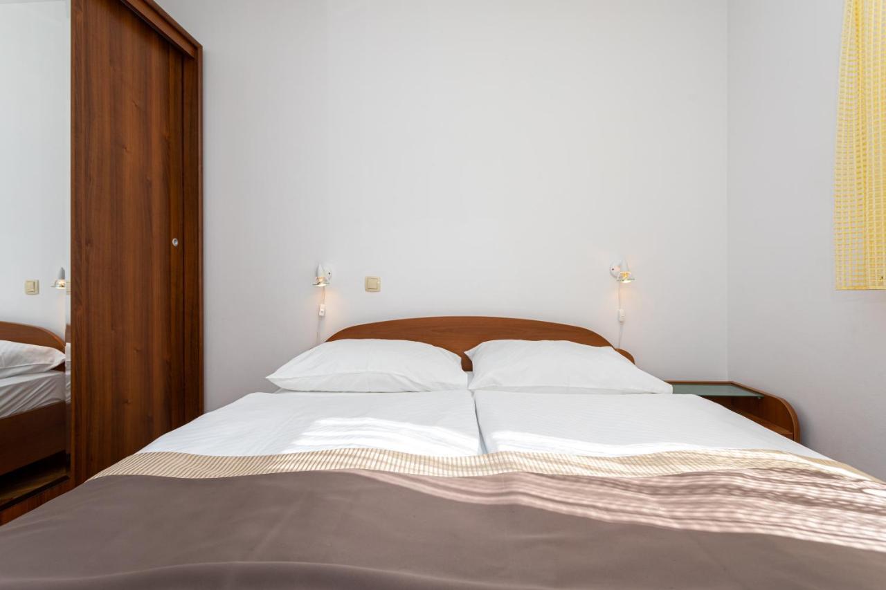 Apartments Crnekovic IV บัชกา ภายนอก รูปภาพ
